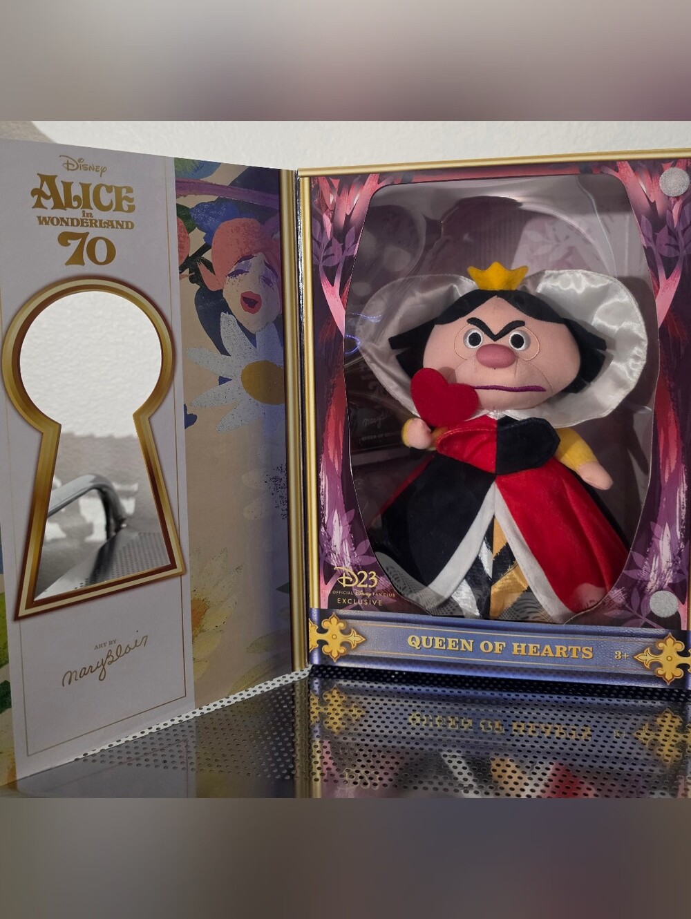 Disney Alice In Wonderland Queen of Hearts-70th Anniversary